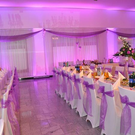 קילצה Hotel Dyminy מראה חיצוני תמונה