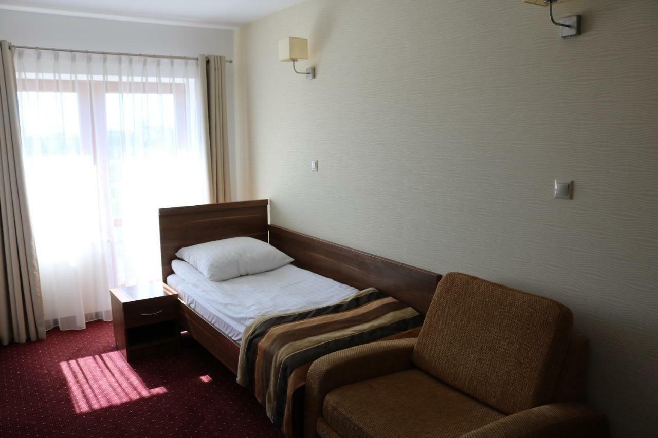 קילצה Hotel Dyminy מראה חיצוני תמונה