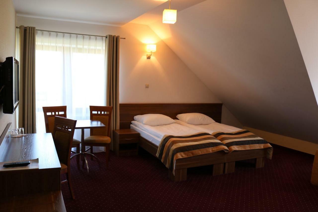קילצה Hotel Dyminy מראה חיצוני תמונה