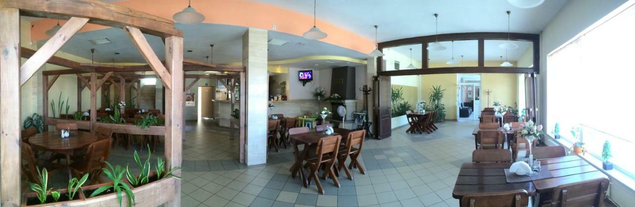 קילצה Hotel Dyminy מראה חיצוני תמונה