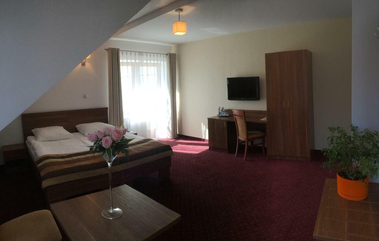 קילצה Hotel Dyminy מראה חיצוני תמונה