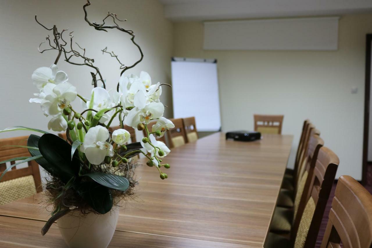 קילצה Hotel Dyminy מראה חיצוני תמונה