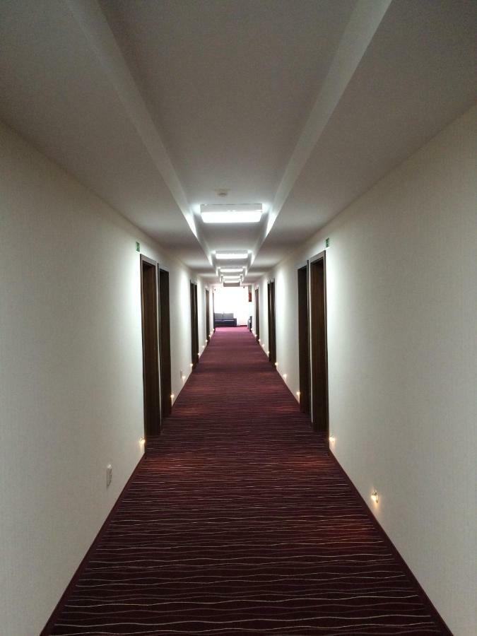 קילצה Hotel Dyminy מראה חיצוני תמונה