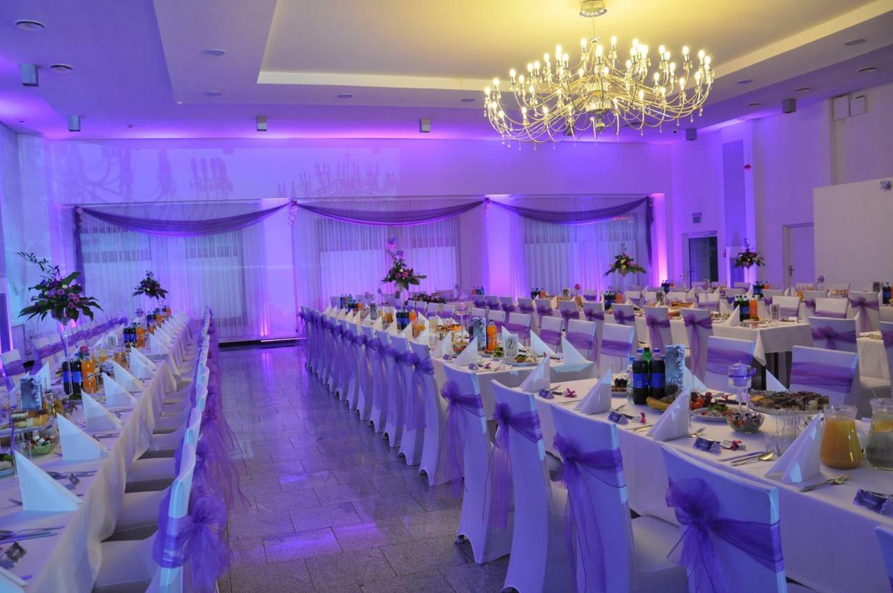 קילצה Hotel Dyminy מראה חיצוני תמונה