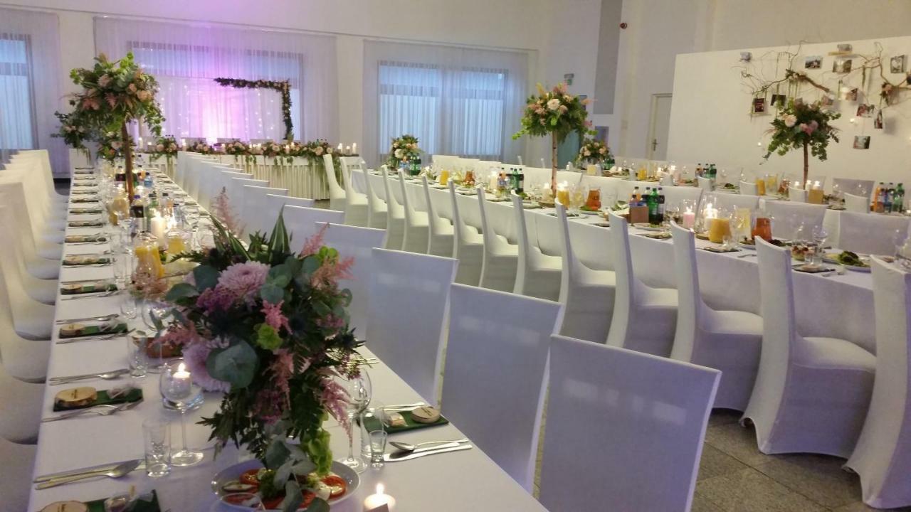 קילצה Hotel Dyminy מראה חיצוני תמונה