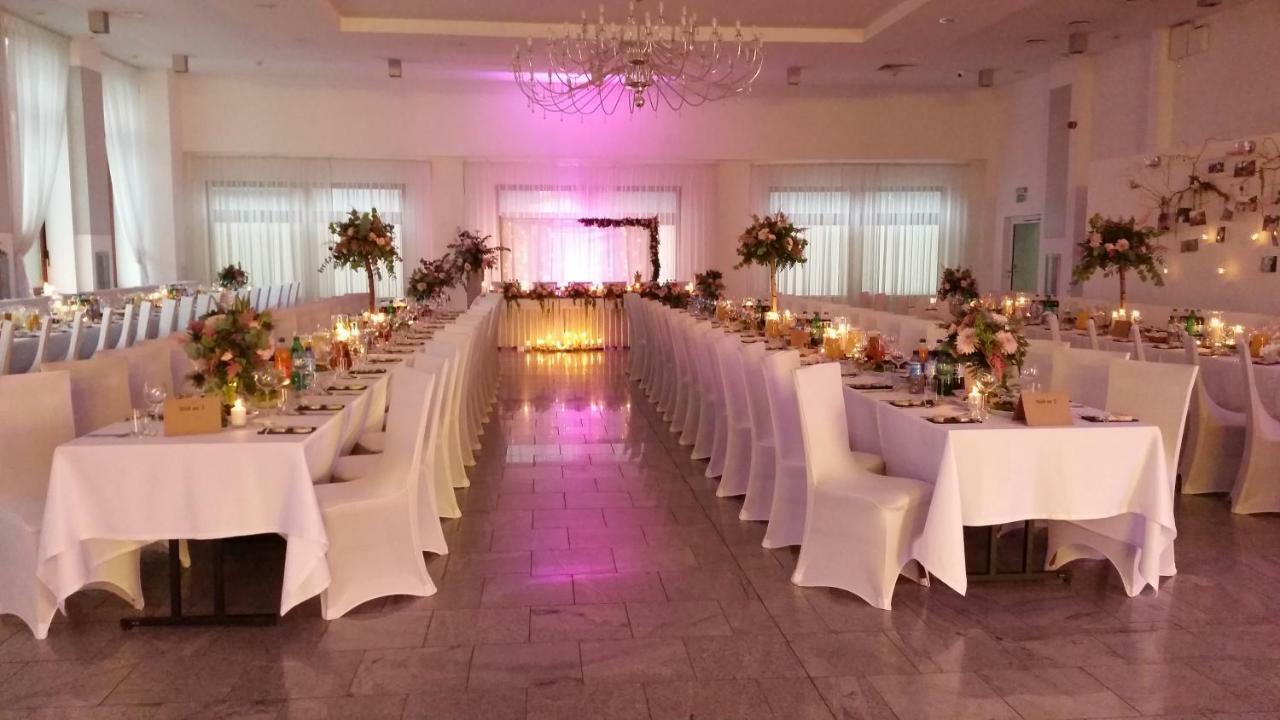 קילצה Hotel Dyminy מראה חיצוני תמונה
