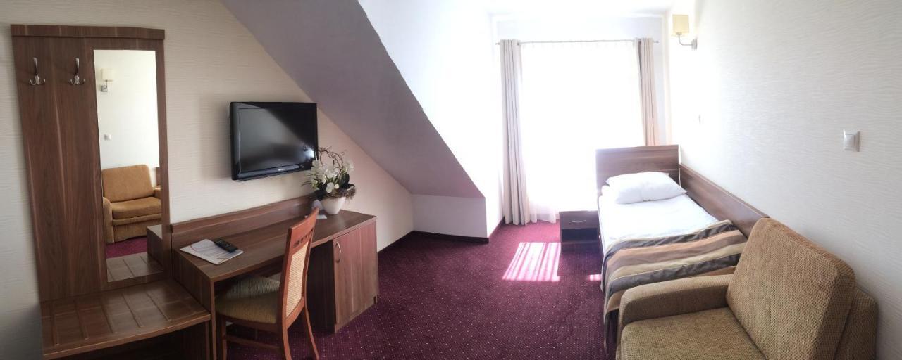 קילצה Hotel Dyminy מראה חיצוני תמונה